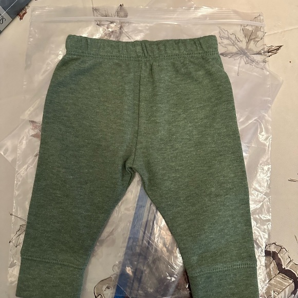 Newborn bottoms - Picture 1 of 3